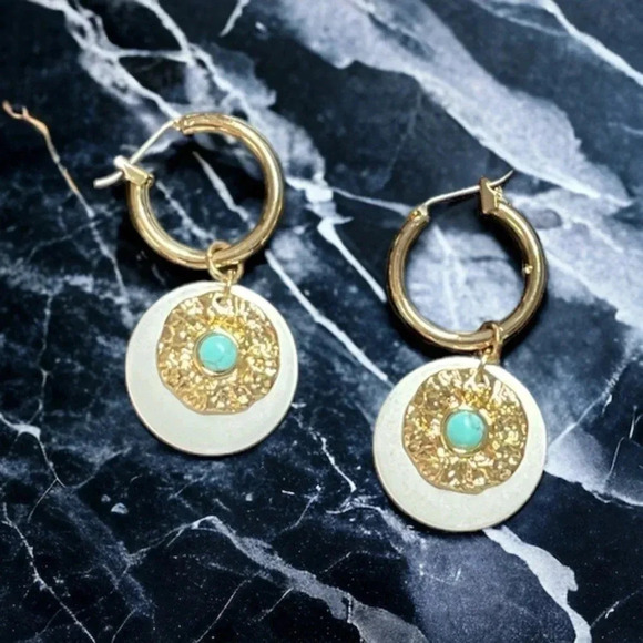 1 LEFT! Howlite Mini Hoops Natural Stone Boho Gold - Picture 1 of 4